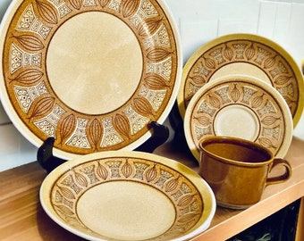 31-Piece Dinnerware PLUS Serving Bowl by Taylor Smith &  Taylor
