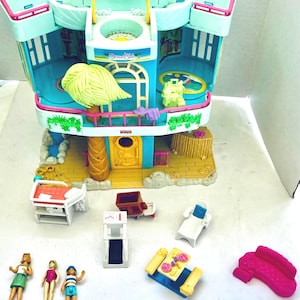Fisher-Price Sweet Streets Ocean Club Beach Vacation Doll House #38166, With Family of 3, Carry Along Dollhouse, Made in China 2001-2003