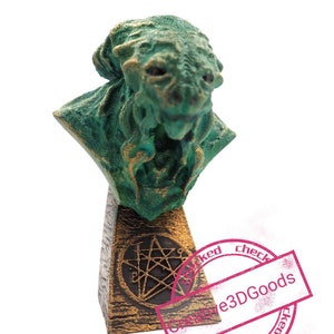 Cthulhu idol statue