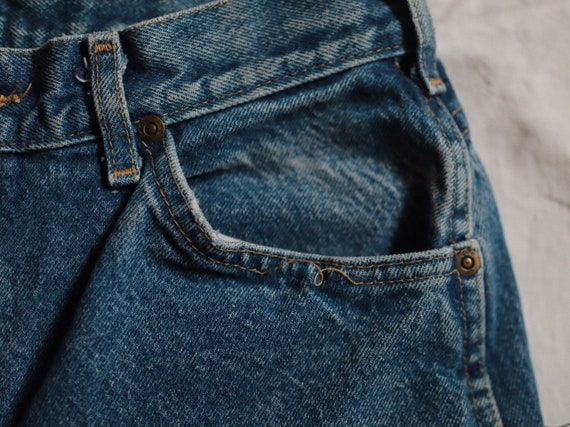 Vintage High-Waisted Denim Lee Jeans - image 3