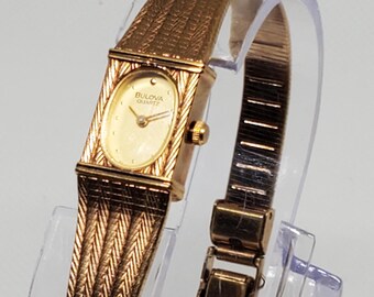 Vintage Classic Minimalist Gold Quartz Watch from Bulova Needs Batteries Vintage Classic Minimalist Gold Quartz Watch From Bulova  main image 2
