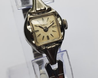Vintage Zodiac 605 17 Jewels Swiss Manual Dress Watch, 16x19mm