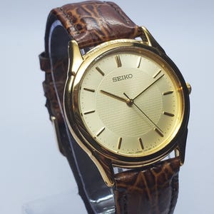 Seiko V701 - Etsy display picture 1