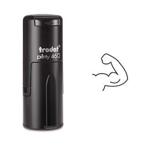 Op de afbeelding: Zwarte zelf-inktende stempel met de tekst "trodat printy 4612" en een zwart-witte omtrek van een flexende biceps.