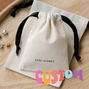 Personalisierte benutzerdefinierte Geschenkbeutel aus 100% Baumwolle mit Ihrem eigenen Text Perfekt für Hochzeiten, Geburtstage, Kordelbeutel für besondere Anlässe