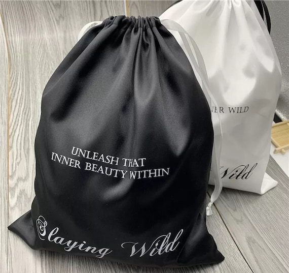 Marithe☆REGULAR LOGO SATIN POUCH （2color） REGULAR LOGO SATIN POUCH black - MARITHÉ+FRANҪOIS GIRBAUD