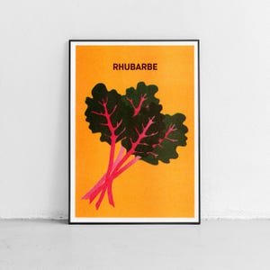 Könnte beinhalten: Ein Vintage-Poster mit gelbem Hintergrund, das eine stilisierte Illustration von Rhabarber in Dunkelgrün und Rosa zeigt. Der Text "RHUBARBE" ist oben auf dem Poster in Schwarz gedruckt.