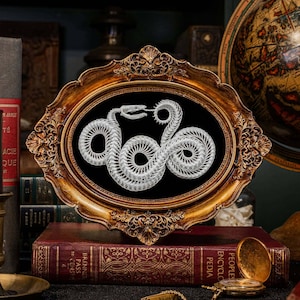 Ouroboros-Schlangenskelett, Alchemistische Wandkunst aus echtem Knochen, Okkulte Wunderkammer-Dekoration