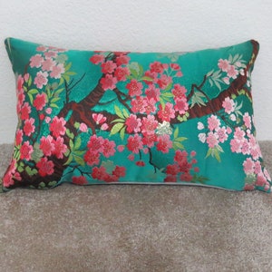 Cherry Blossom Tree - Decorative Pillow Cover - 18x18 inch – Cotton and  Crate