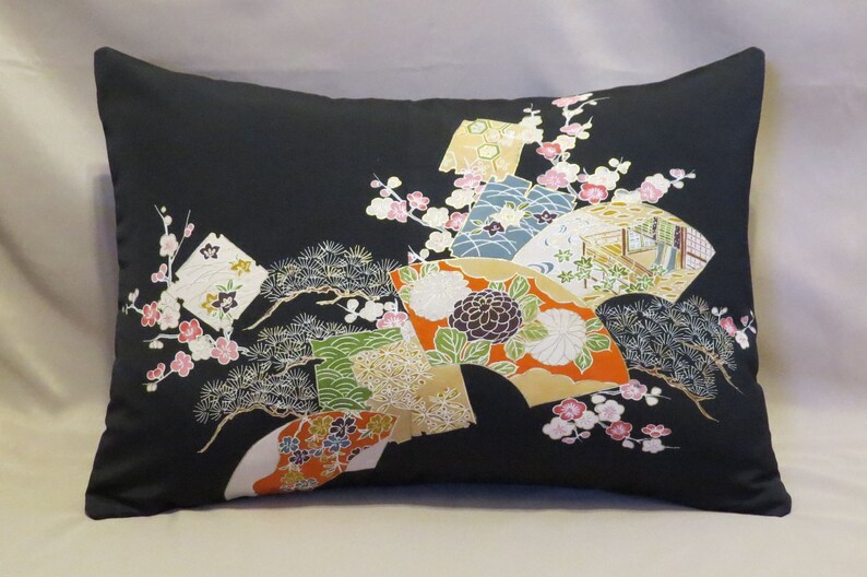 Black Fans /& Cherry Blossoms Japanese Kimono Fabric Pillow Cover 14 x 20