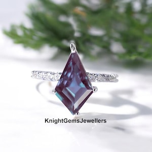 Kite Cut Alexandrite Ring, Color Changing Gemstone Ring, 925 Sterling Silver Engagement Ring, June Birthstone Promise Ring, Gift For Her