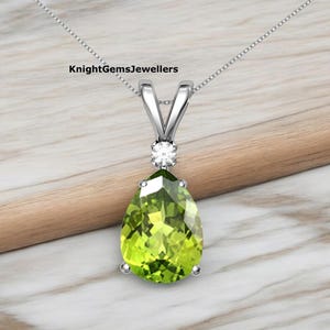 Peridot Pear Cut Pendant Green Stone Pendant Women&#39;s Peridot Necklace 925 Sterling Silver Sparkling Peridot Necklace August Birthstone