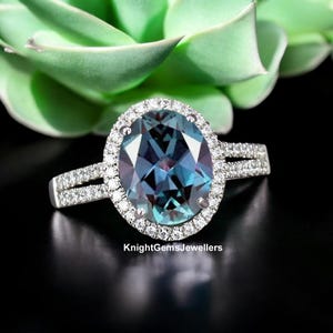 Vintage Alexandrite Ring, Wedding Ring, June Birthstone Ring, Color Changing Gemstone Ring, Solitaire Ring, Wedding Ring, Statement Ring