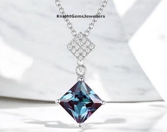 Princess Cut alexandriethanger, van kleur veranderende steen, sterlingzilveren ketting