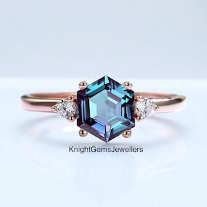 Hexagon Cut Alexandrite Ring, Color Change June Birthstone Ring, 14K Rose Gold Engagement Ring, Gift For Her,  Women&#39;s Alexandrite Ring