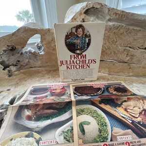 De la cocina de Julia Child por Julia Child HC/DJ/1979 con extras
