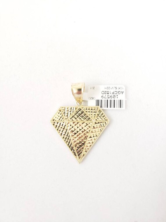 Diamond shape pendant