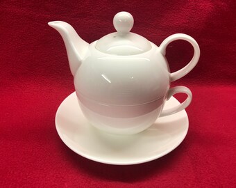 Tea for one white Bone China Cup saucer Teapot