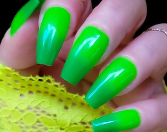Lime-A-Rita-Thermal Neon Acrylic-Dip Powder