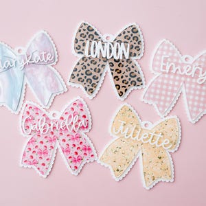 Personalized Scallop Bow Acrylic Keychain: Custom Name Backpack Tag