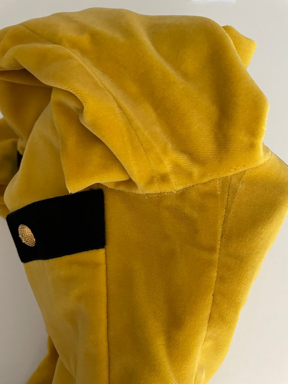 Chanel velvet yellow blazer 1991 - image 9