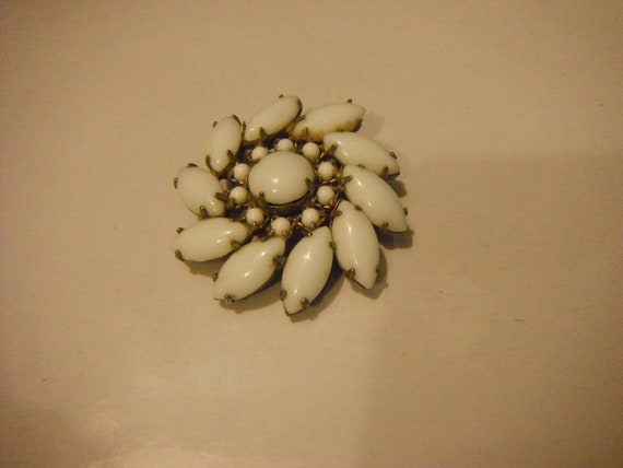 Vintage Marquee Milk Glass Pinwheel Brooch - image 2