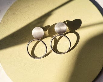 Round silver stud earrings – Minimalist geometric stud earrings made of 925 sterling silver | Handmade - perfect jewelry gift