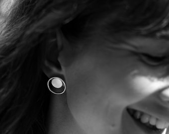 Round silver stud earrings – Minimalist earrings made of 925 sterling silver – perfect gift idea jewelry
