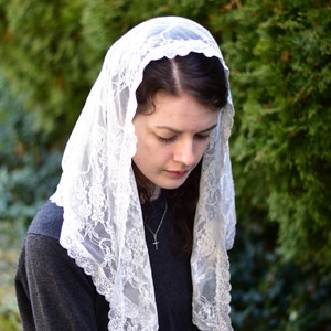 Stretch Lace Triangle Shape Veil - Large Size - Headcovering - Headscarf - Chapel Veil - Mantilla - Silver Stitching Co