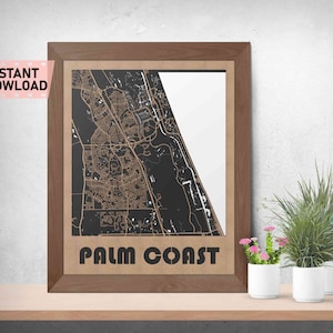 Puede incluir: Una impresión enmarcada de un mapa de Palm Coast, Florida. El mapa está en blanco y negro con líneas marrones. El marco es de madera marrón.