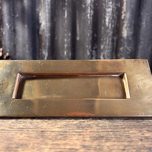 Buzón de latón macizo de calidad pequeño / estilo eduardiano / ranura para correo Herrajes para muebles de puerta vintage Buzón con placa de latón vintage inglés