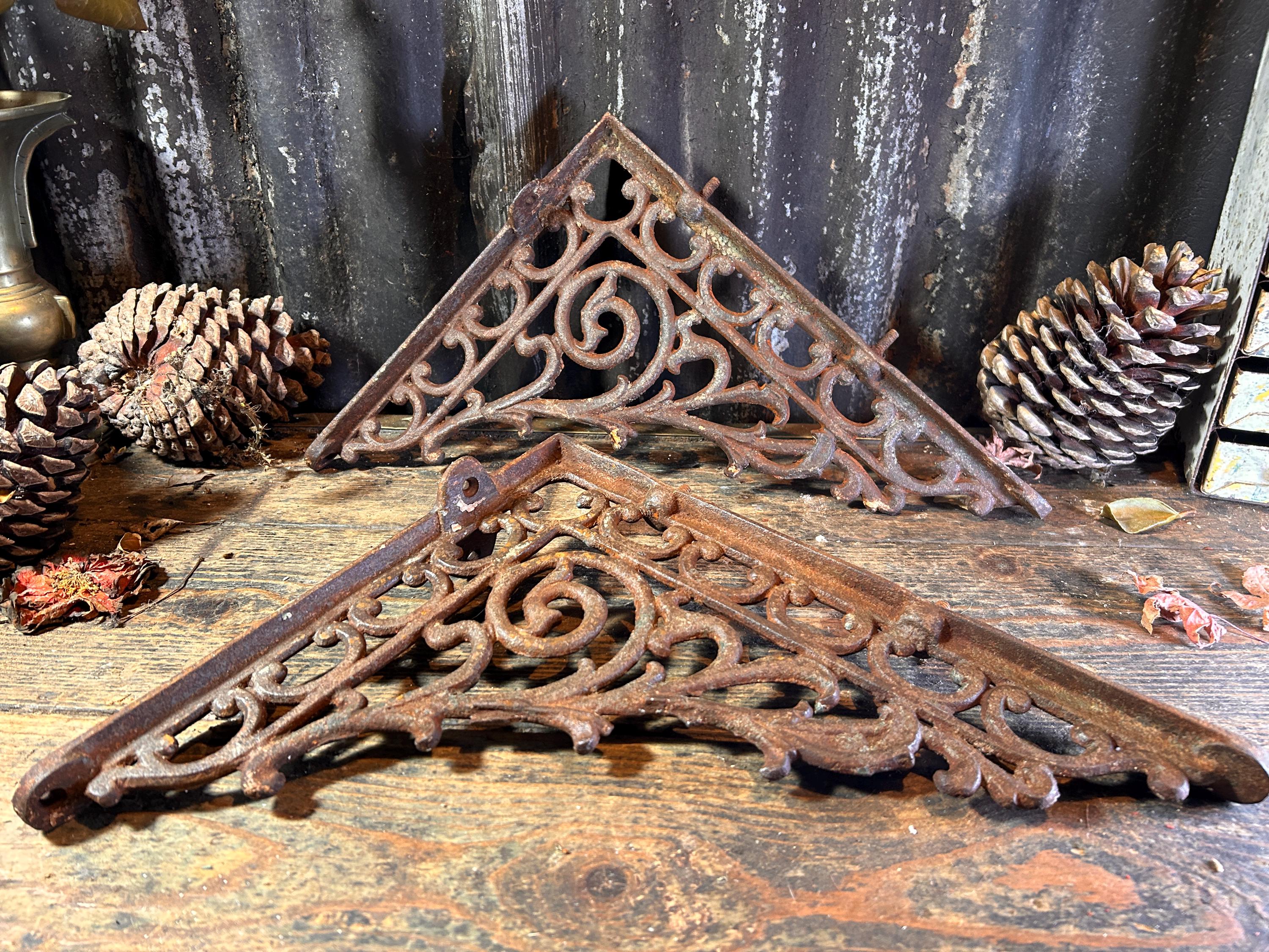 Large Victorian 1880 Cast Iron / SHELF SHELVING BRACKETS