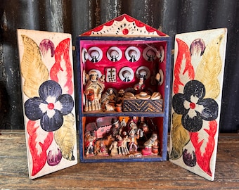 Folk Art Vintage / RETABLO SANTERO BOX / Peruvian Diorama Retablo Devotional Art Altar Piece Religious Art Primitive Sculpture Shadow Box
