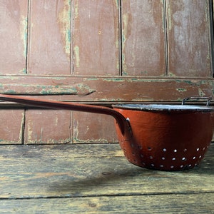 Vintage francese anni '50 / Colino smaltato / Oggetti vintage in smalto per la cucina francese, arredamento country francese, camper, capanna da pastore