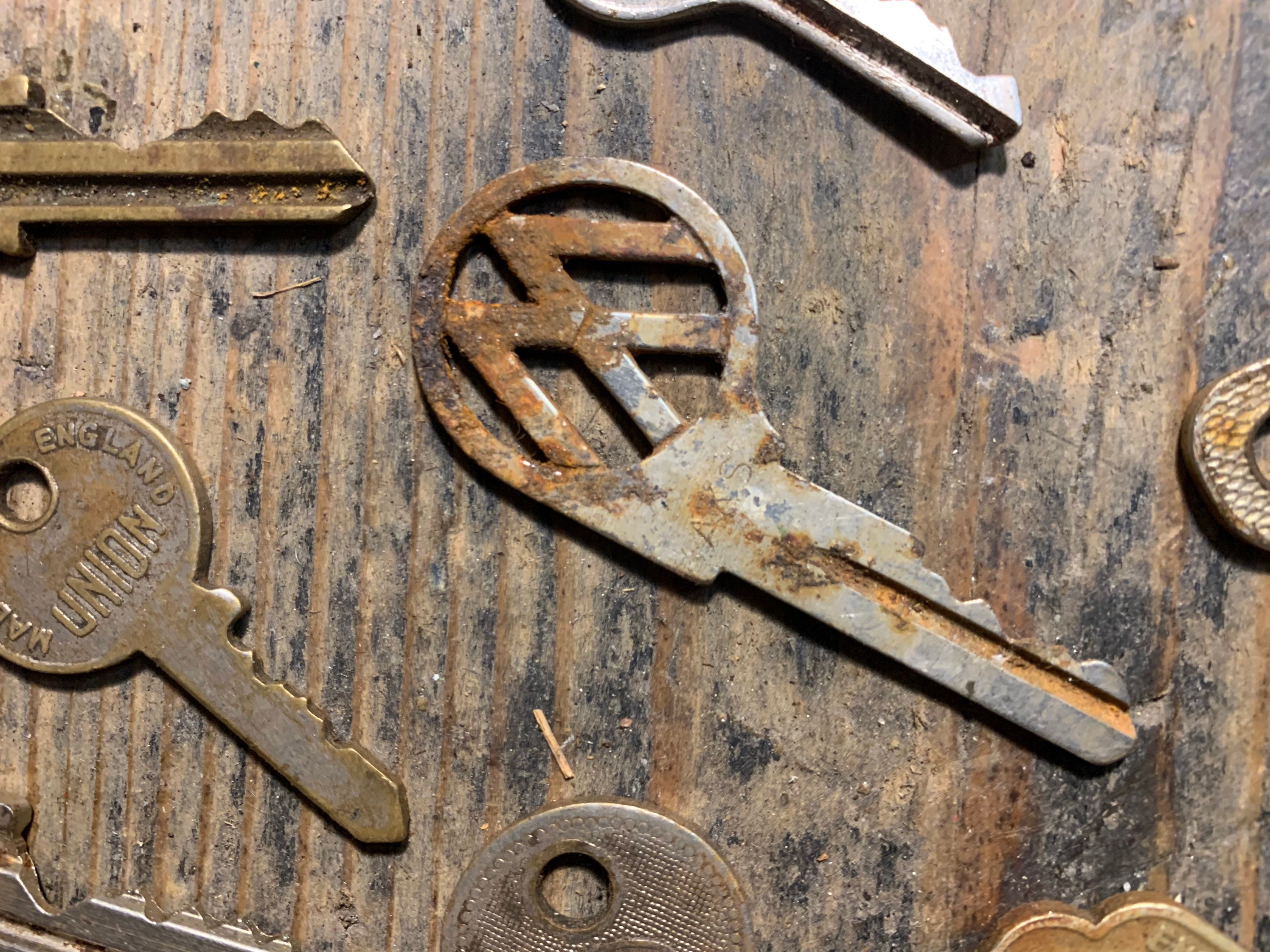 OLD KEYS LOT OF 200／US VINTAGE il_fullxfull.3239933536_7wzm.jpg