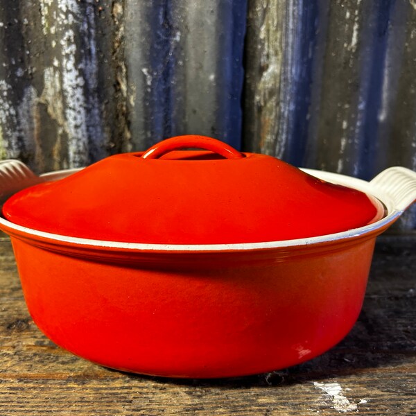 Classic Vintage  1970s / LE CREUSET CASSEROLE / Volcanic Range French Cast Iron Cookware Dutch Oven French Oven French Enamelware Cookware