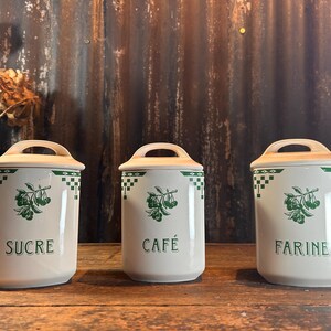 Hermosos tarros de cerámica francesa vintage / tarros de almacenamiento / Farine Cafe Sucre Decoración de cocina francesa vintage Tarros de almacenamiento de cocina Tarros de despensa Botes