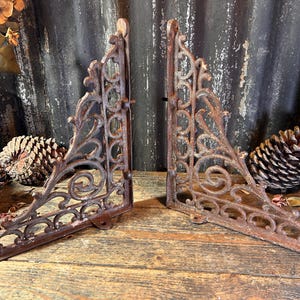 Large Victorian 1880 Cast Iron / SHELF SHELVING BRACKETS
