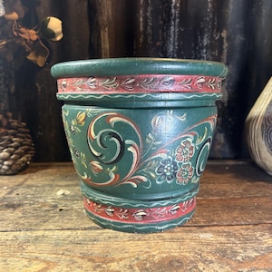 Beautiful 1950s Hand Painted Folk Art Decorative Rustic Wooden Rosemaling Scandinavian Flower Pot Planter Bucket Container