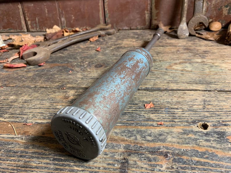 Vintage 1950s ? / TECALEMIT GREASE GUN / Vintage Car Tools Diy Grease Dispenser Mechanical Repairs Car Repair Automobilia Oilers Vintage Car image 5