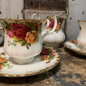 Royal Albert / OLD COUNTRY ROSES / Cups Saucers Milk Jug Sugar Bowl Vintage English China Chintzy Floral China Vintage China