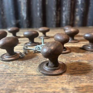 Set of 10 Heavy Vintage Style Oval Cabinet Knobs – Antique Aged Iron / Bronze Patina Furniture Knobs with Backplates & M4 Screws