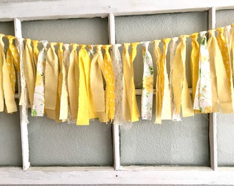 yellow nursery decor