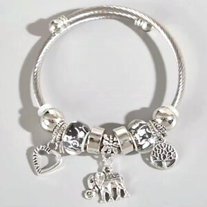 European Style, Expandable Bangle Charm Bracelet. Silver, Elephant Pendant, (includes charms as pictured). (B04)