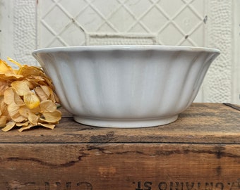 Antique Ironstone Wheeling Pottery Round Fluted Bowl, Ladyfinger Footed Bowl, Mixing Bowl, Farmhouse Kitchen