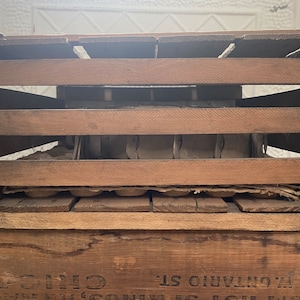 Vintage Wooden Egg Crate with Original Inserts, Chicken Decor, Country Kitchen, Egg Carrier, Farmhouse Decor, Rustic, Farmhouse Kitchen