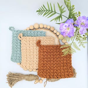 Crochet hot pad, Kitchen accessory, Home decor trivet