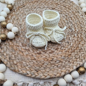 Crochet baby shoes, Newborn baby booties, baby sized shoes