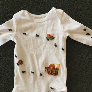 Embroidered picnic and ants baby bodysuit | baby shower gift | cute baby clothes