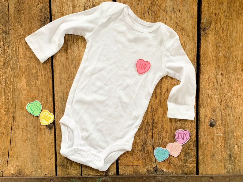 Vday baby Embroidered Conversation Hearts Baby Bodysuit Baby First Valentine Day Gift Custom Patches Embroidered Candy Heart Baby Onesie